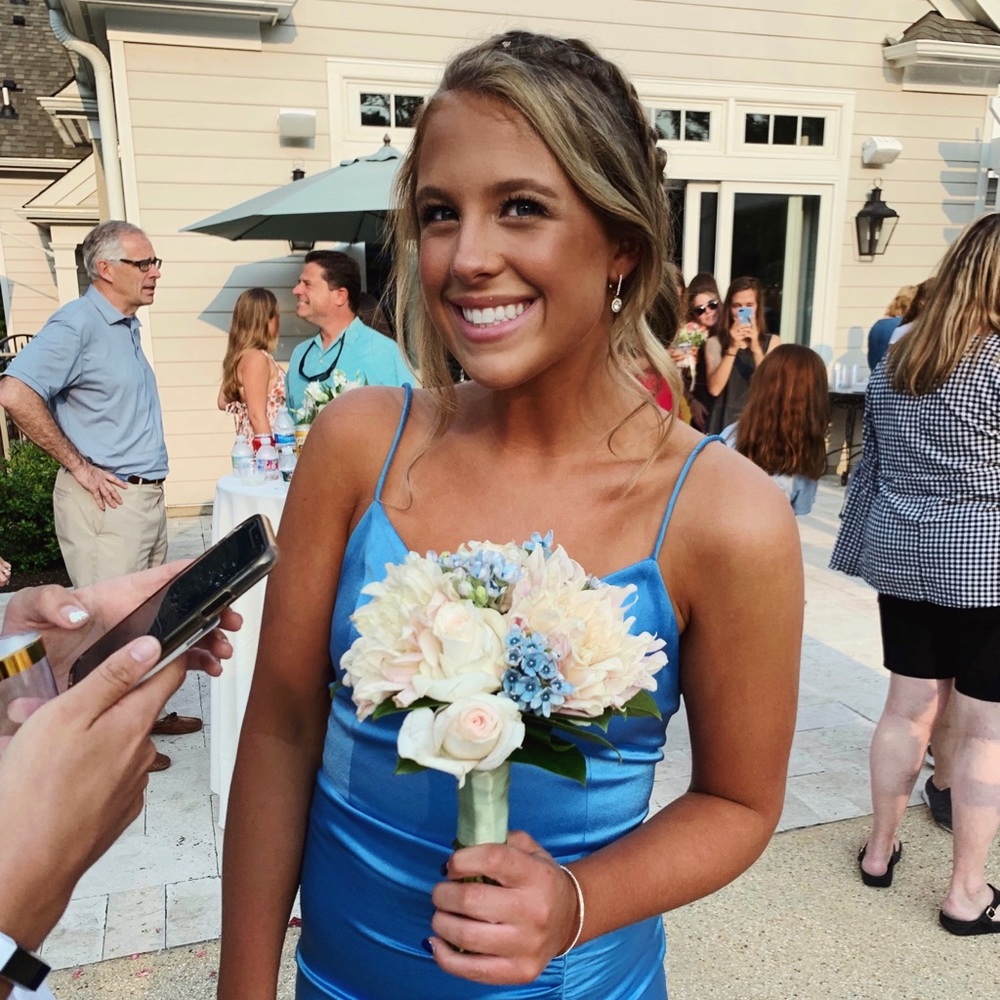 MAKE ME OFFERS!!💙💛🧡